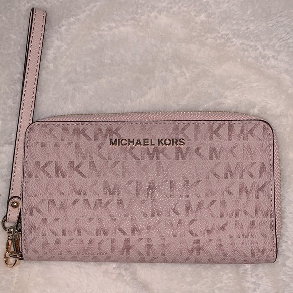 Michael Kors Handbags - Michael Kors MK pink wristlet